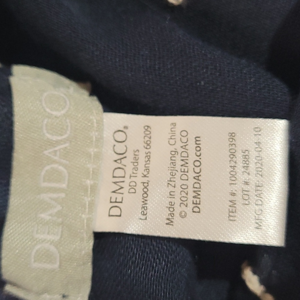 Demdaco Floral Embroidered‎ Navy Coverup - Picture 5 of 5